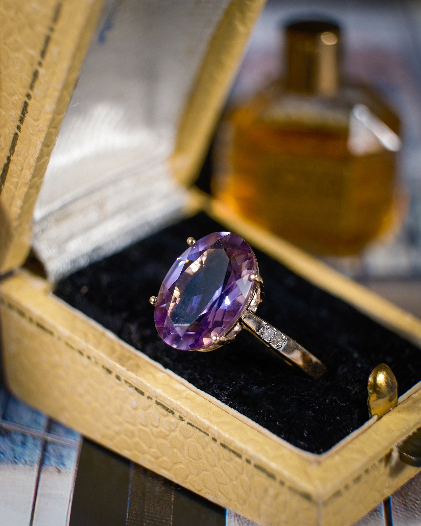 Leonora • Vintage Amethist & Diamant Solitair