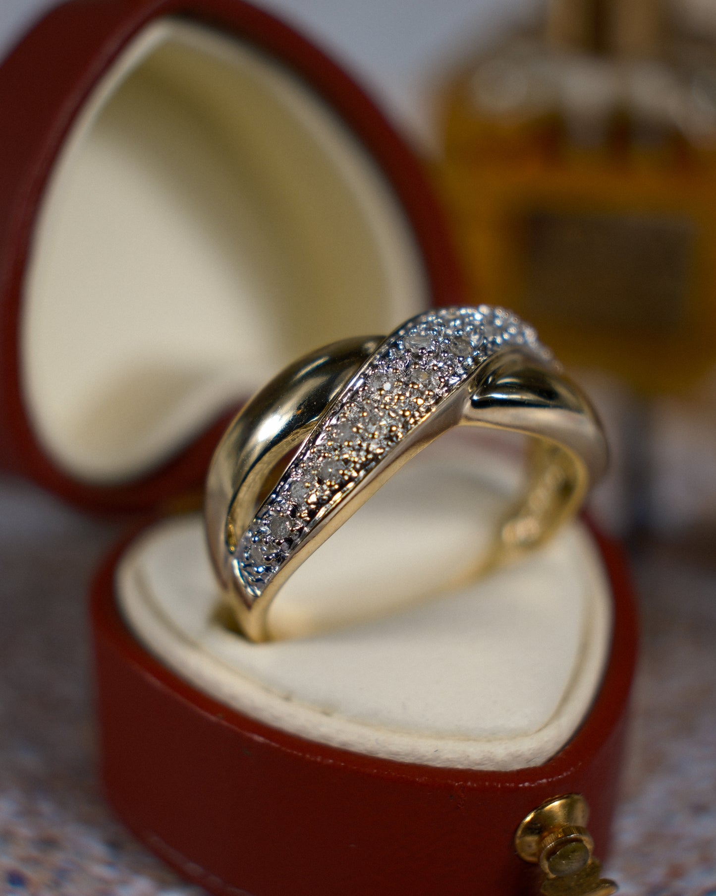 Amara • Vintage Diamant Cross Over