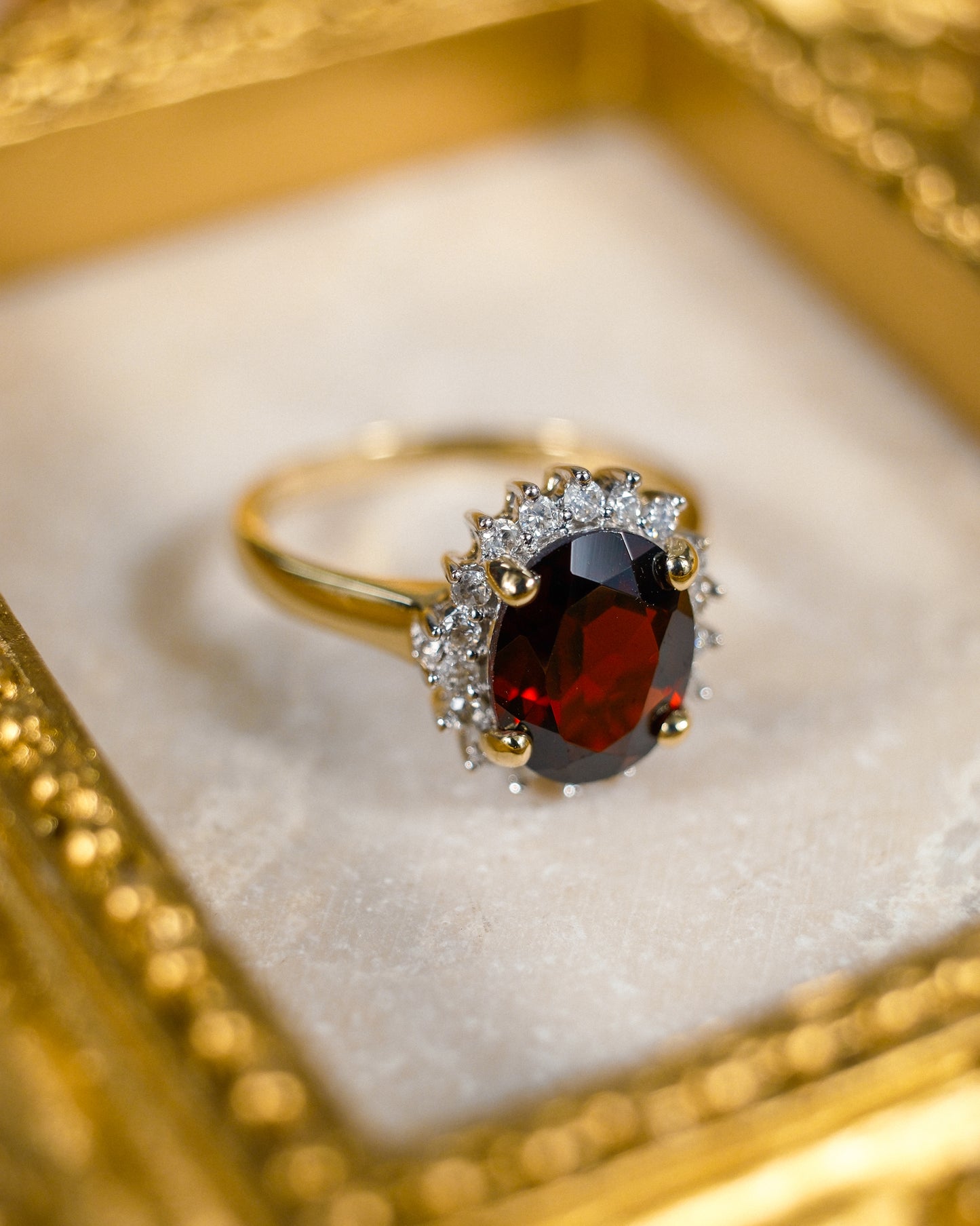 Graziana • Vintage Granaat & Diamant Cluster