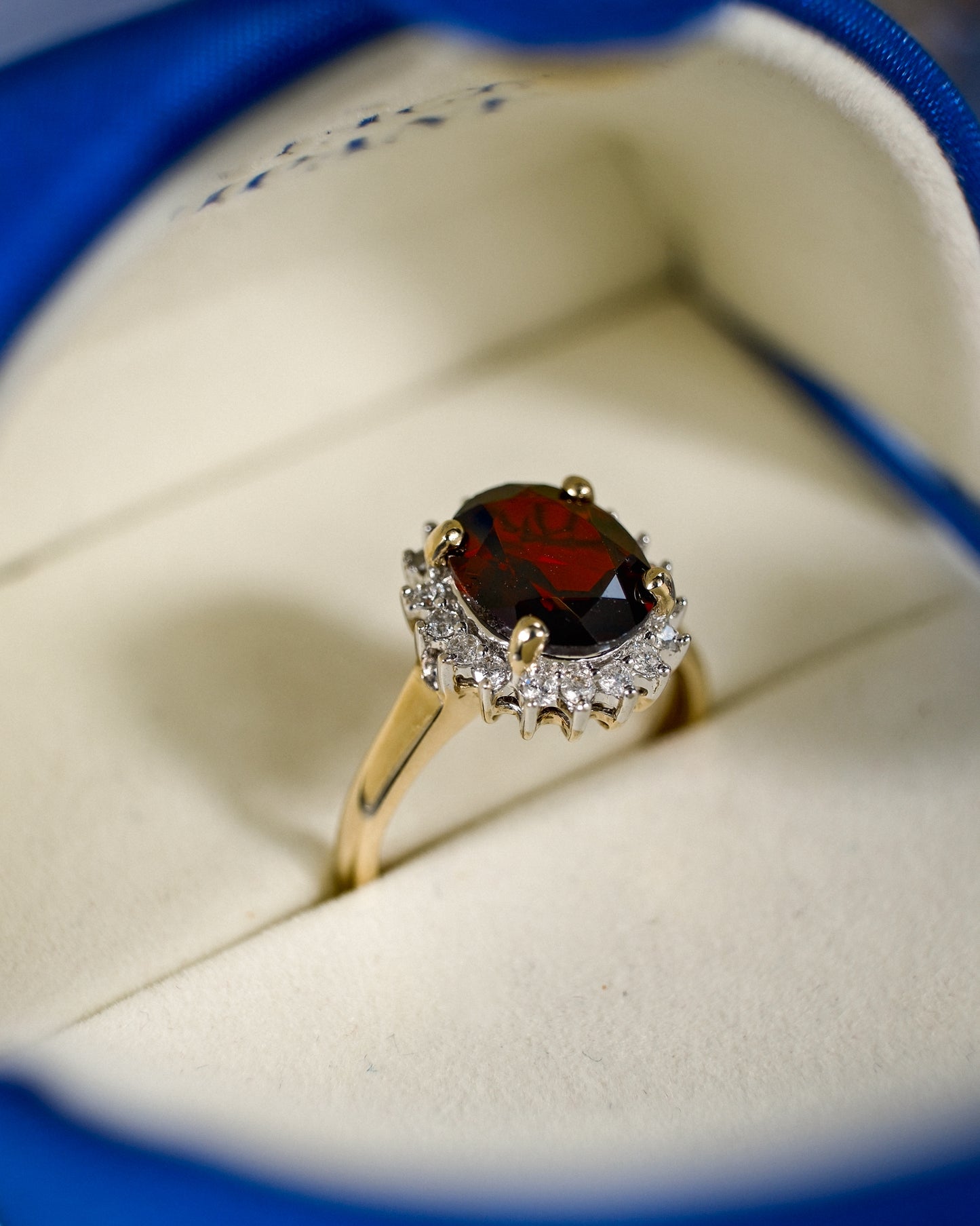 Graziana • Vintage Granaat & Diamant Cluster