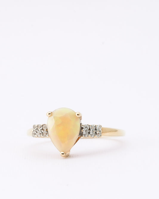 Madelon • Vintage Opaal Solitair & Saffier Details