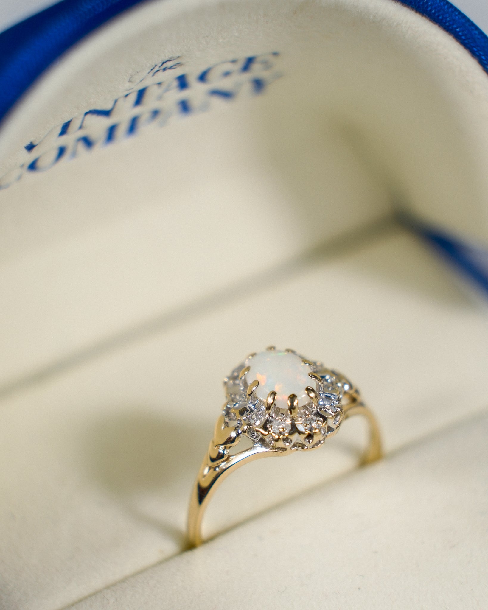 Delfina • Vintage Opaal & Diamant Cluster