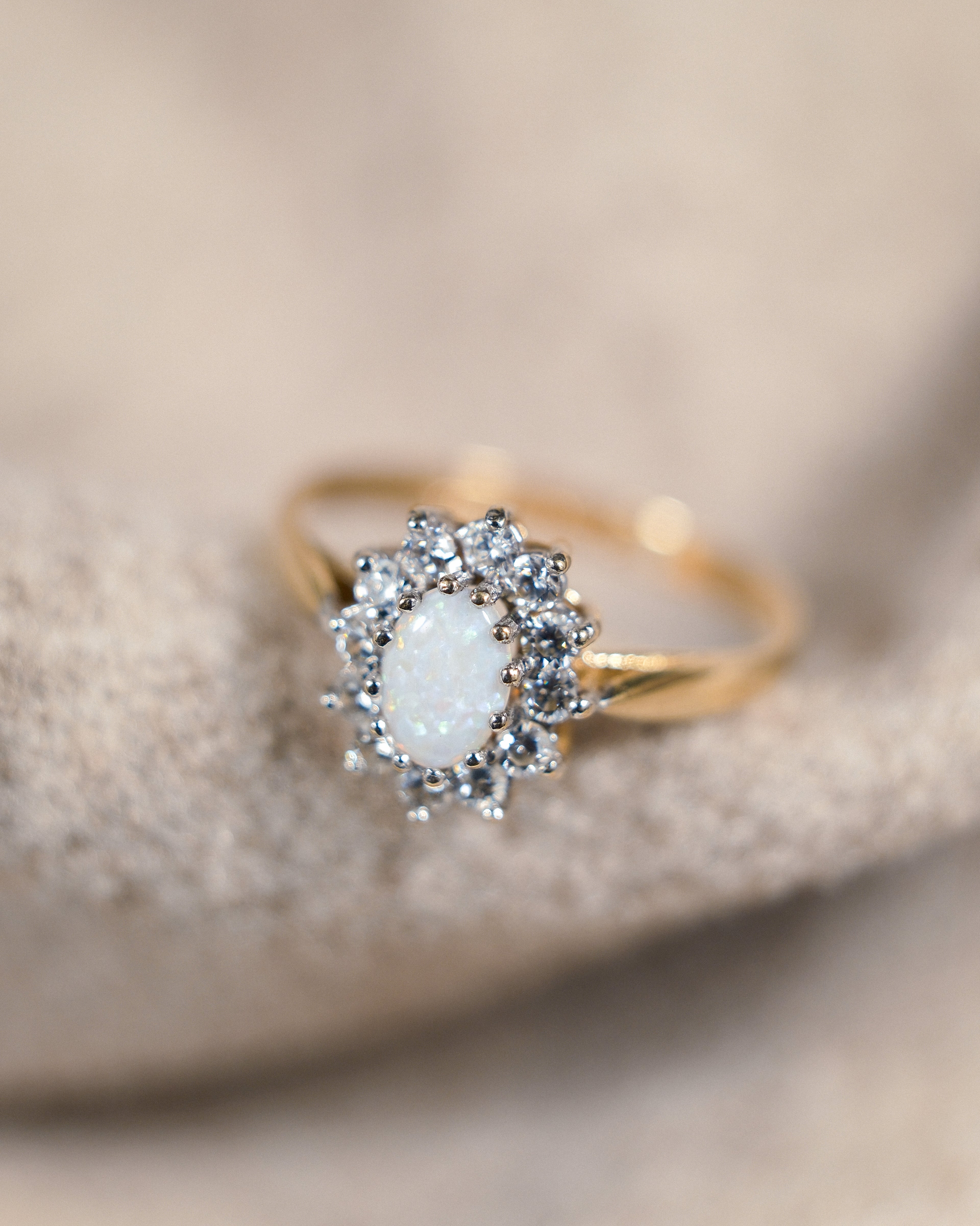 Avelisse • Vintage Opaal & Zirkonia Dress Ring