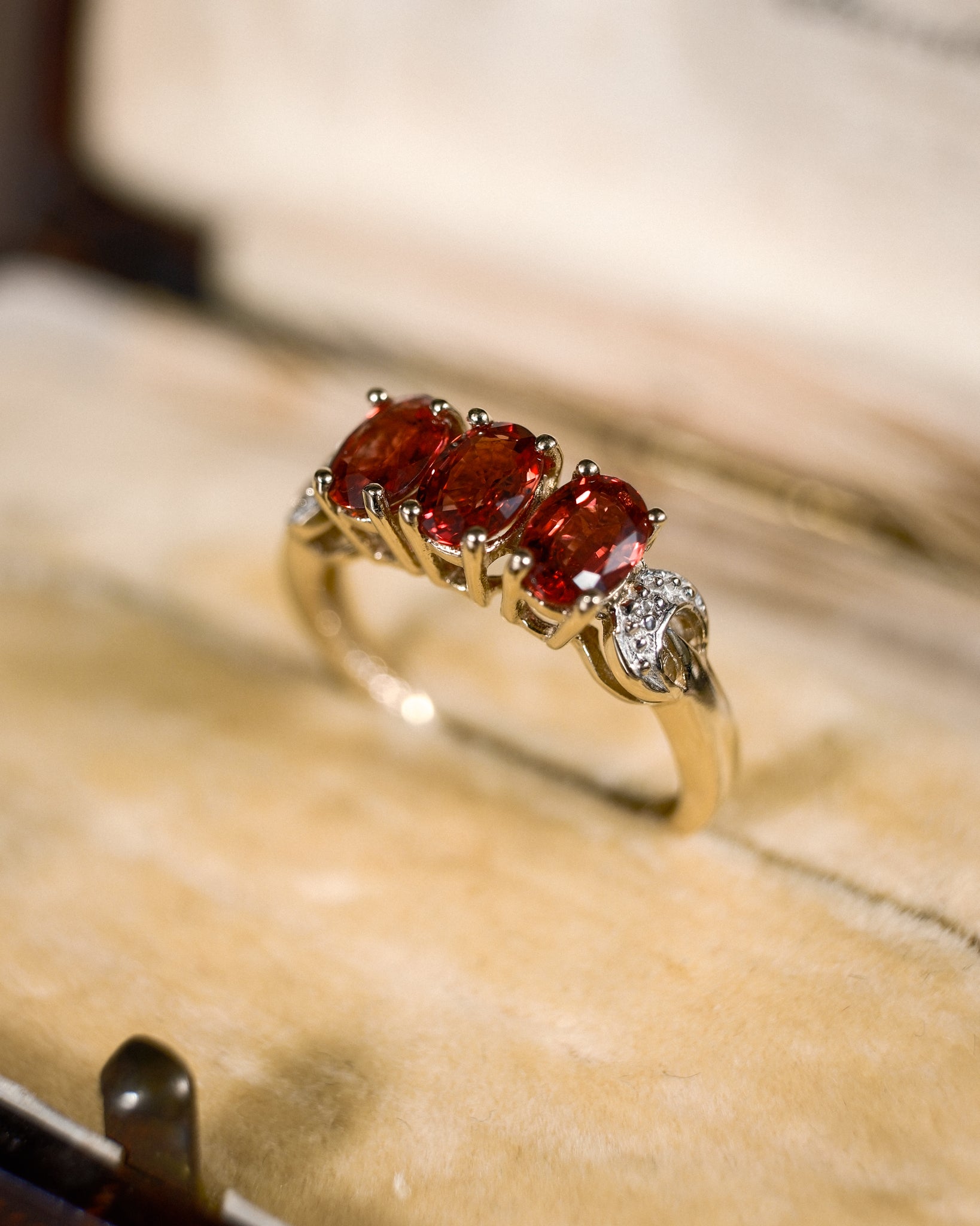 Bernadette • Vintage Spinel & Diamant Dress Ring