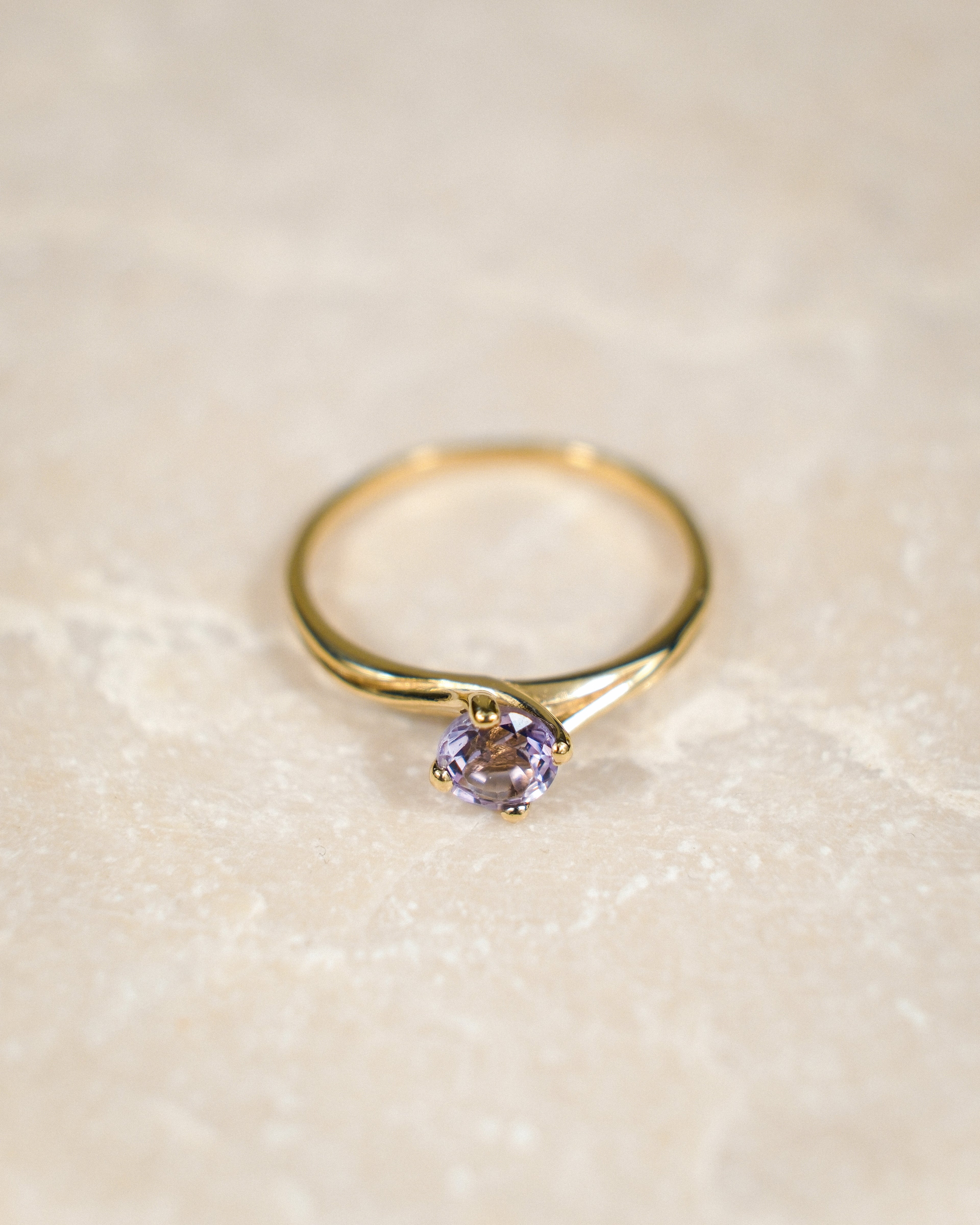 Celestine • Vintage Amethist Solitaire Ring
