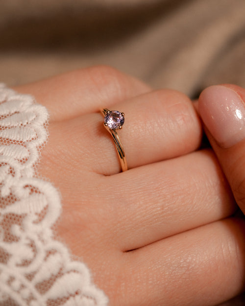 Celestine • Vintage Amethist Solitaire Ring