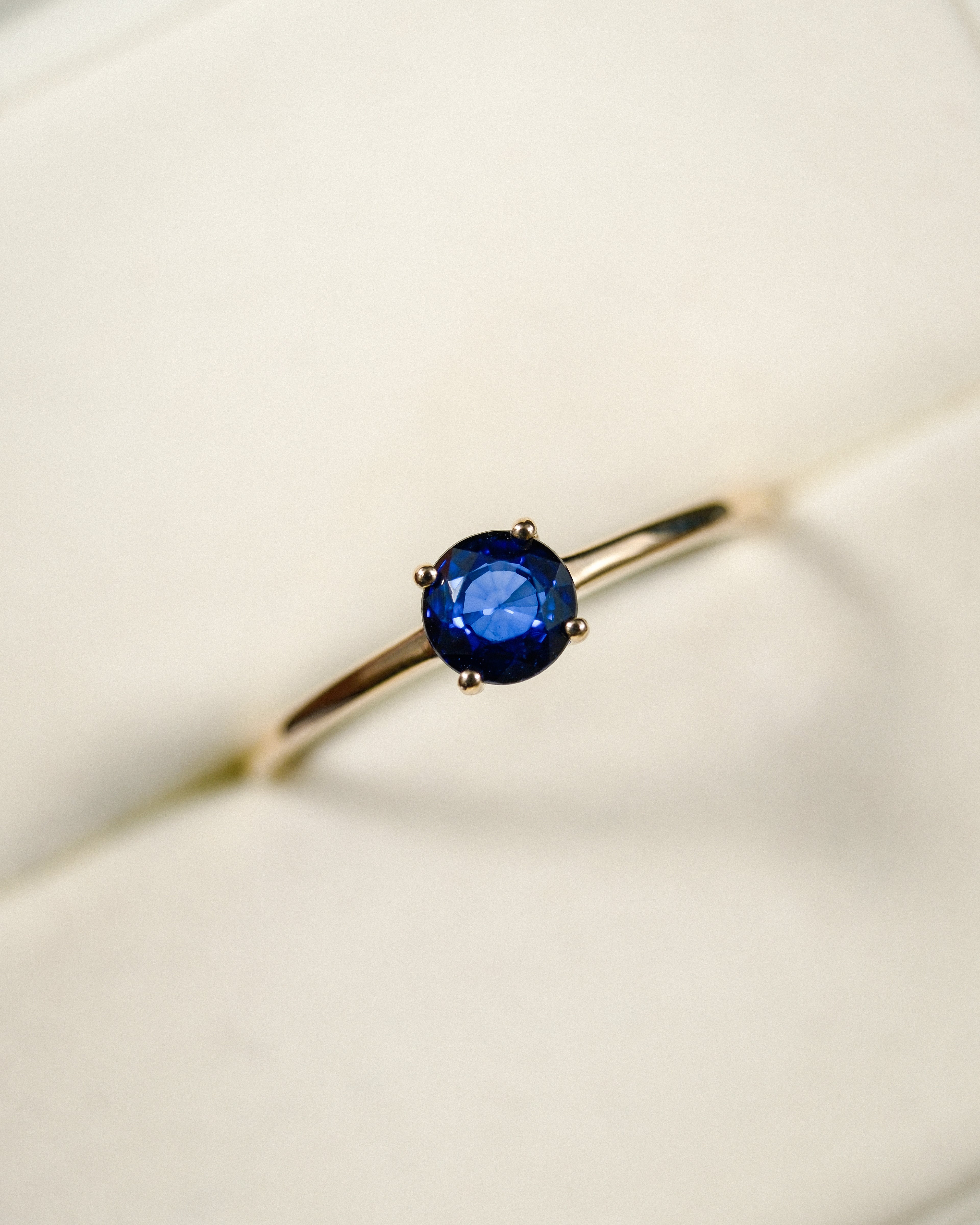 Corinne • Vintage Saffier Solitaire Ring