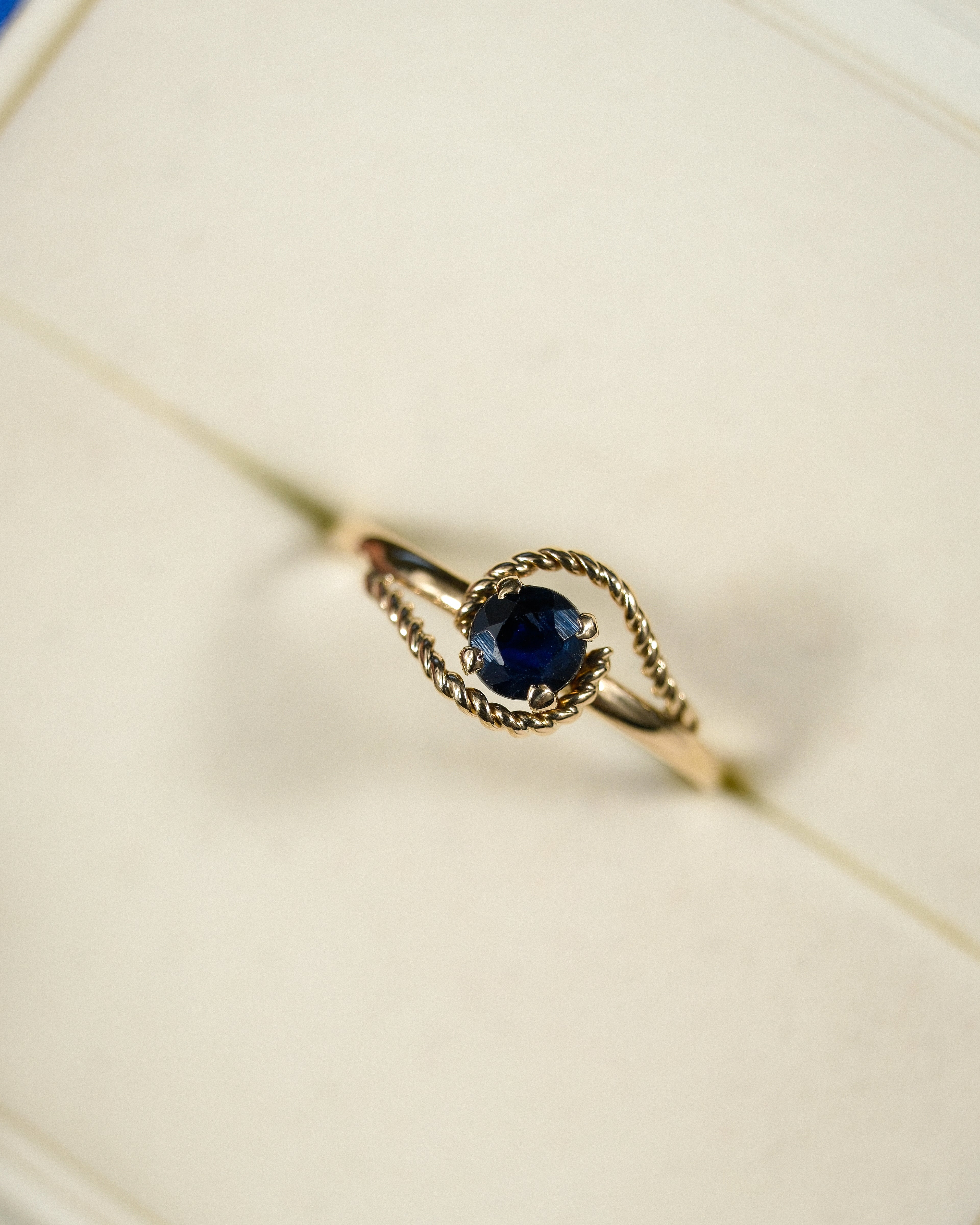 Elara • Vintage Saffier Dress Ring