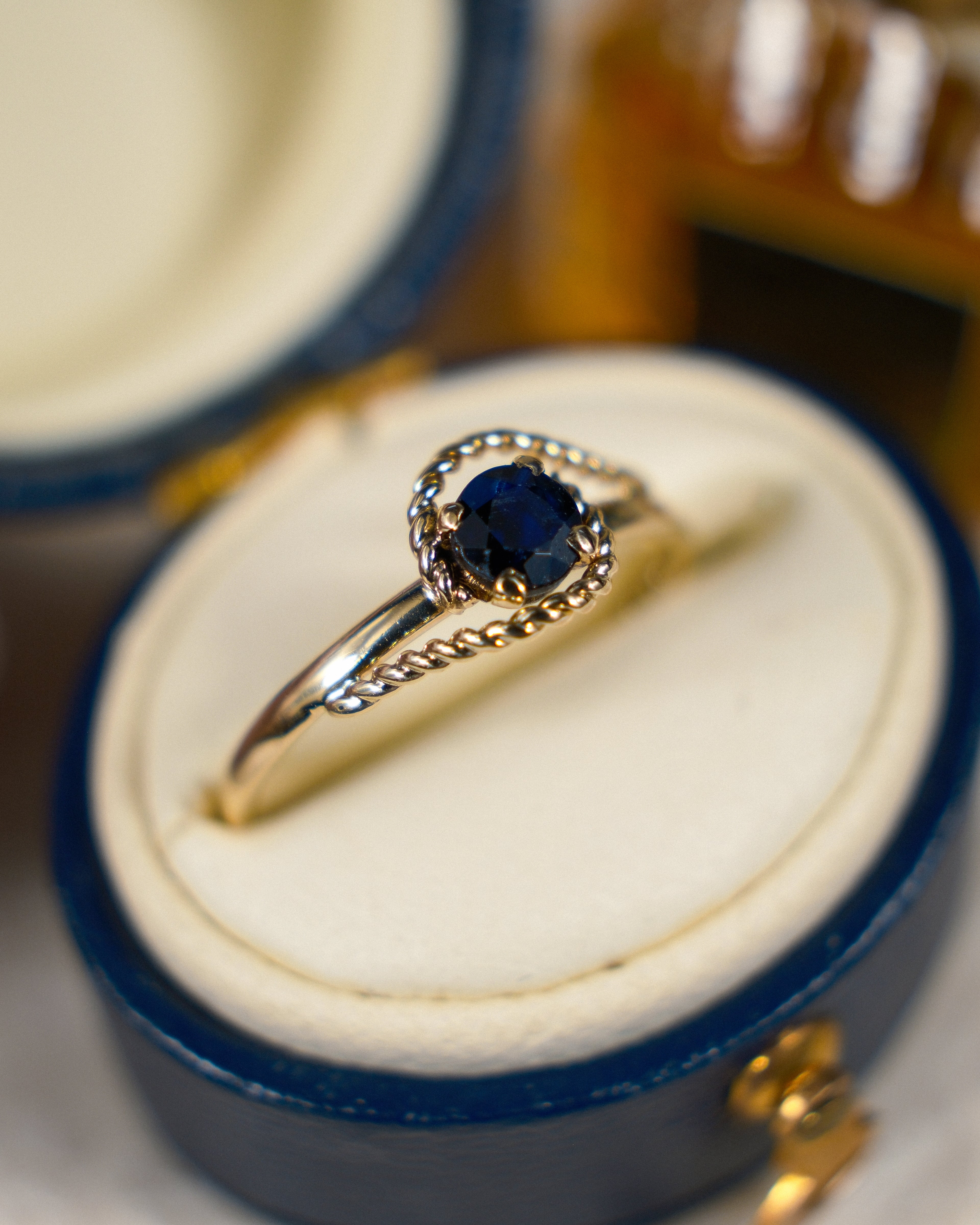 Elara • Vintage Saffier Dress Ring