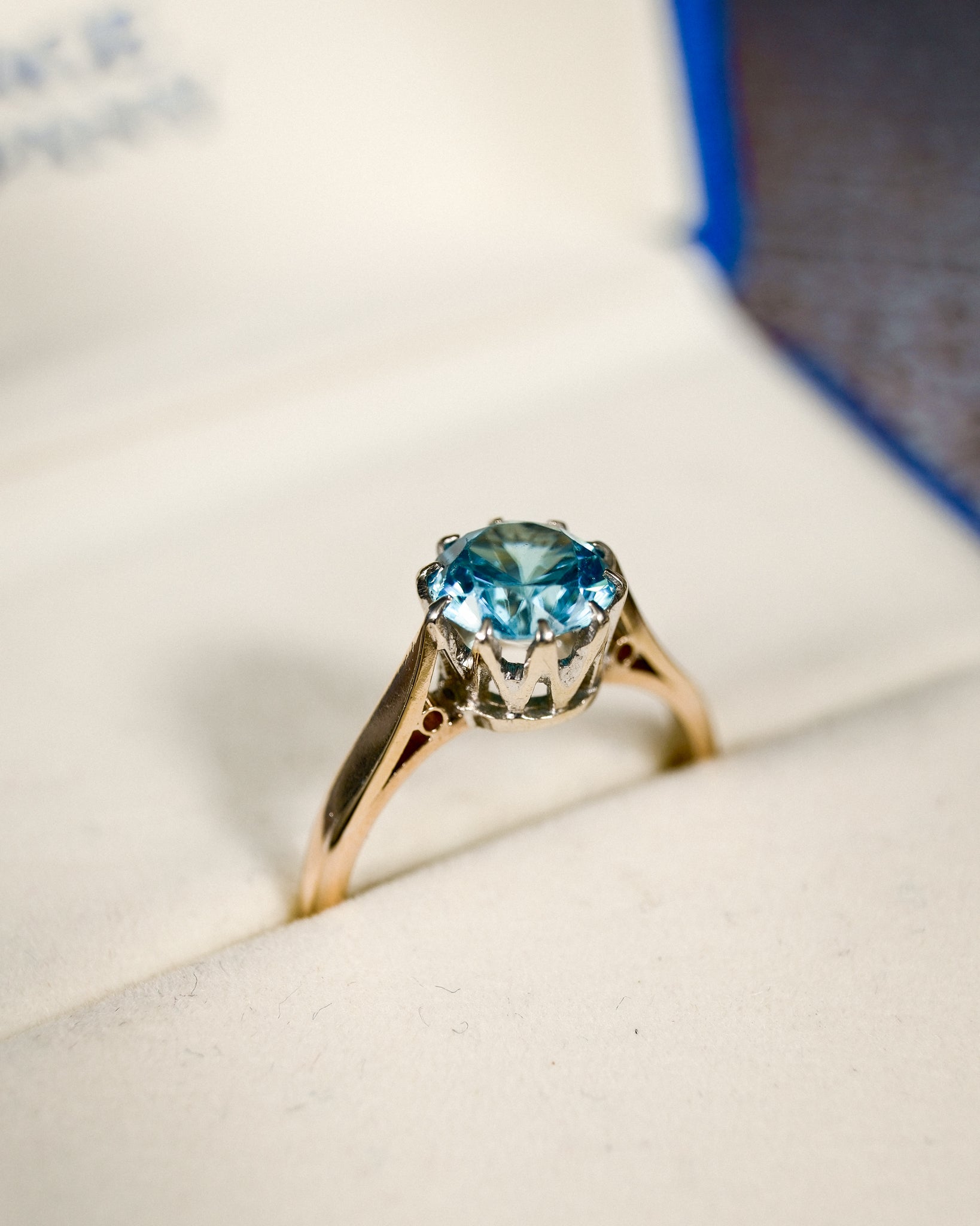 Marion • Vintage Blauwe Zirkoon Solitair