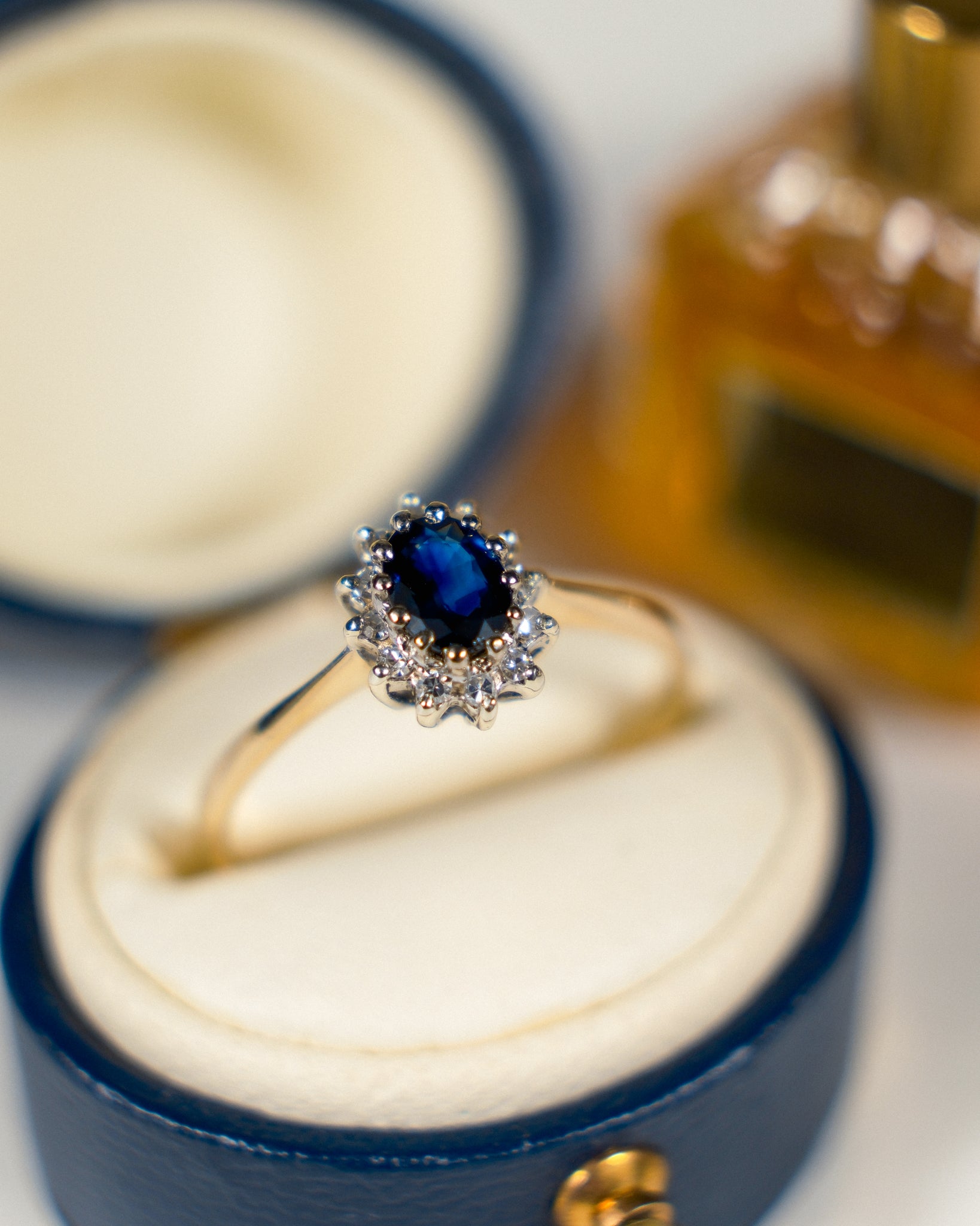 Renée • Vintage Saffier & Diamant Cluster