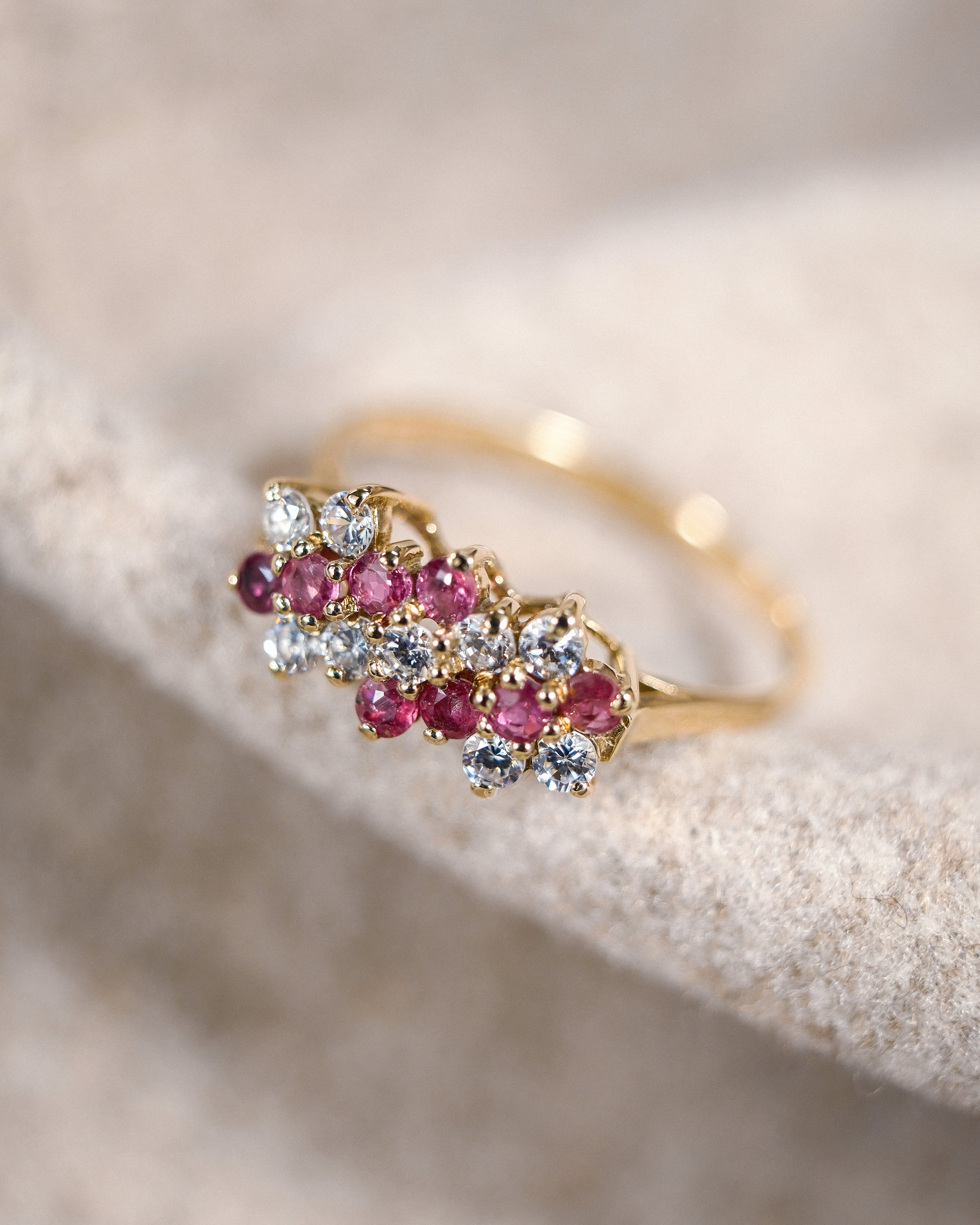 Rubina • Vintage Robijn & Zirkonia Cluster Ring
