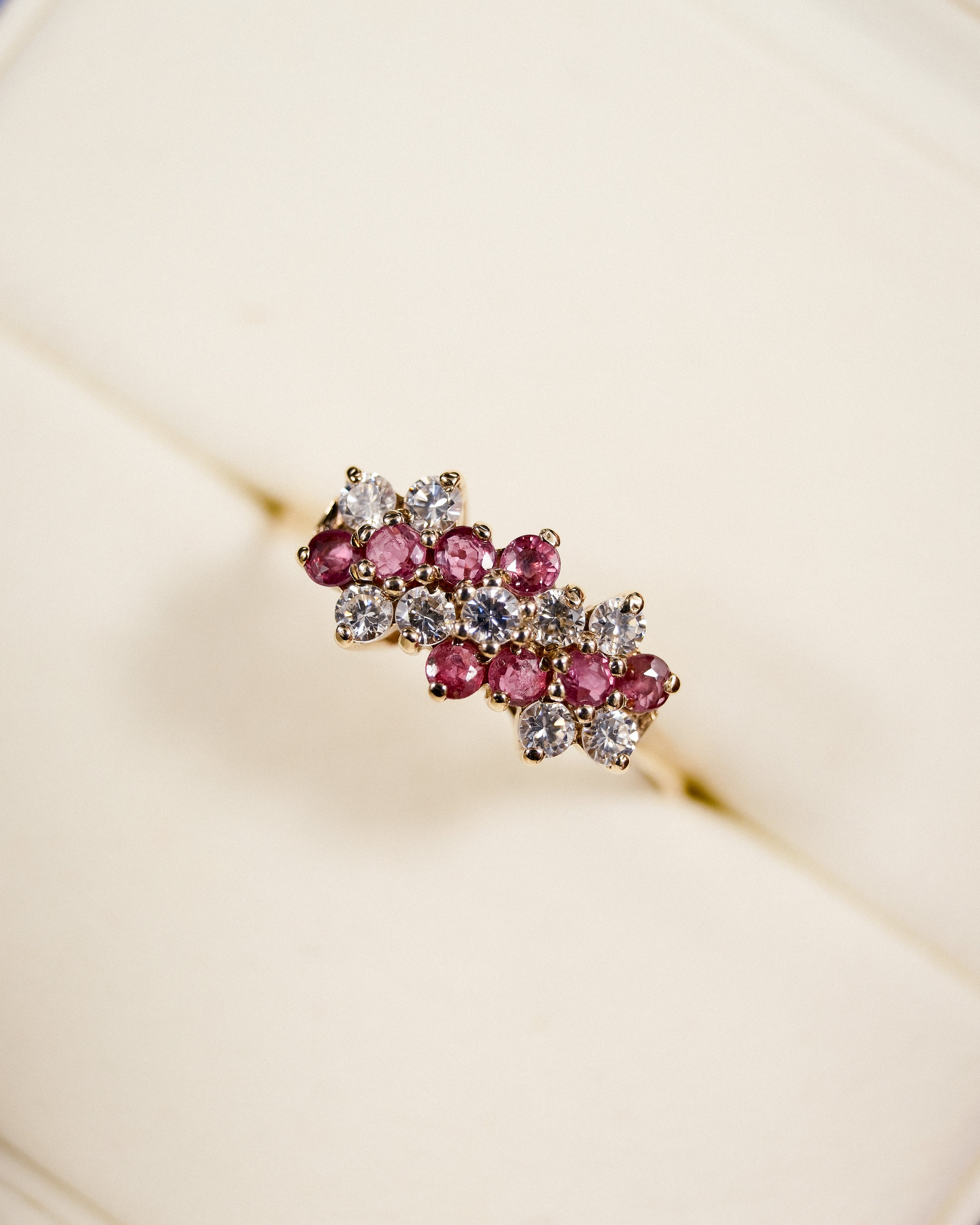 Rubina • Vintage Robijn & Zirkonia Cluster Ring