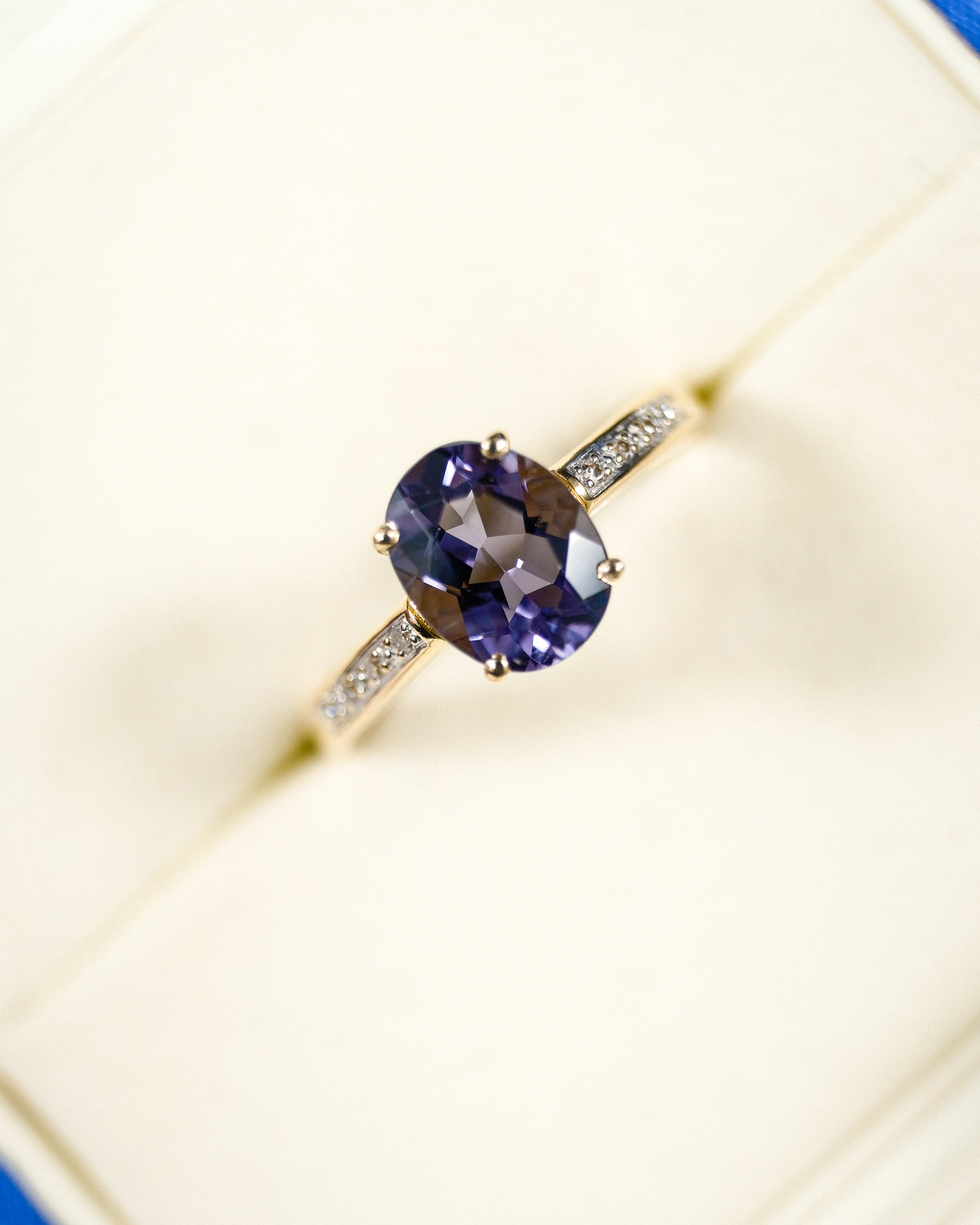 Violette • Vintage Blauwe Kwarts & Diamant Dress Ring