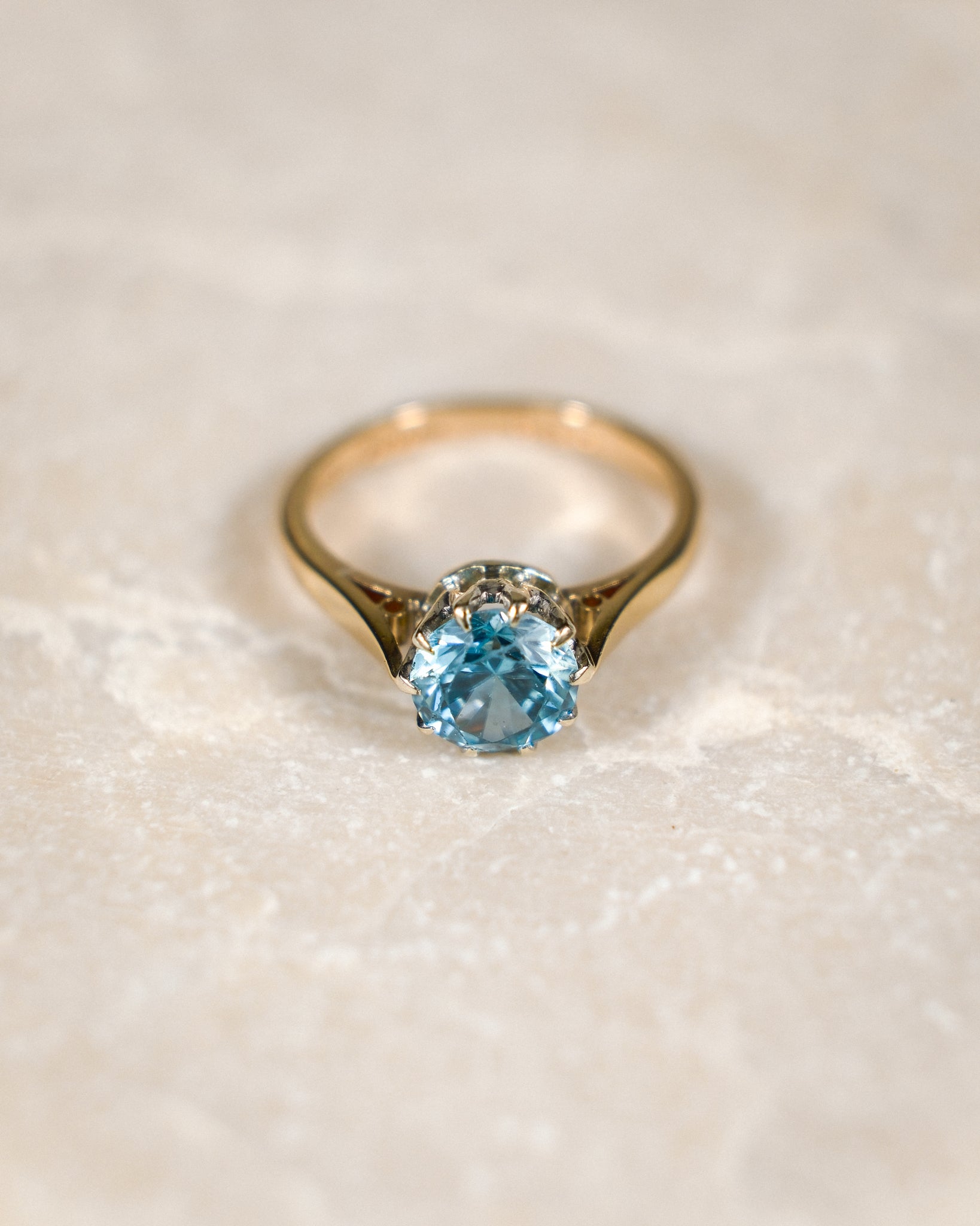 Marion • Vintage Blauwe Zirkoon Solitair