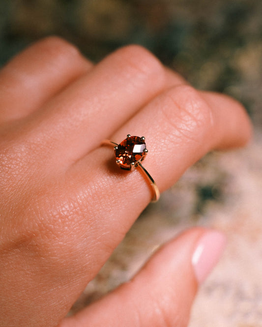Leila • Vintage Granaat Solitair
